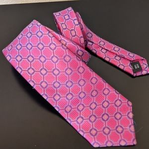 Hickey Freeman men's tie, 100% silk